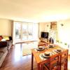 Cosy Luxurious 3 Bedroom House, Free Parking, Free WiFi, Private Garden, Free Netflix