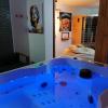 Gîtes déco pop et chaleureuse avec jacuzzi/sauna