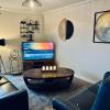 Central Cosy Riverview Apartment 2 bed, 2 bath, Free Parking / WiFi