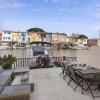 Sur le Port Grimaud - parking