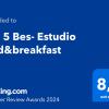 Las 5 Bes- Estudio bed&breakfast