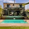 Santal : maison avec piscine entre terre et mer