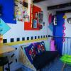 La NinetiesRoom - Chambre atypique avec salle de bain et wc privés - TV Wifi Console Jeux - Parking gratuit
