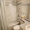1821 Robson St, Vancouver, BC V6G 3E4, Canada.