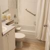 1821 Robson St, Vancouver, BC V6G 3E4, Canada.