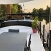 Péniche au calme sur la Seine