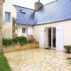 Maison bretonne avec une jolie cour fermée et fleurie avec WIFI à TREBEURDEN - Réf 679