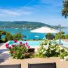 Villa 83 Bis Veyrier du lac villa mitoyenne pieds dans l'eau avec piscine