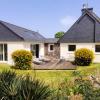 Beautiful villa with heated indoor pool, large garden close to beach, 8 people