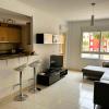Beautiful 3 bed, 2 bath modern apartment