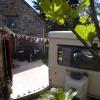 Chambre dhôtes Suite 53m2 ou Caravane vintage avec cuisine et salle de bains privées, B&B 53m2 Suite or Vintage caravan with private kitchen and bathroom