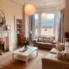 STUNNING period 3 bed flat in sought after area