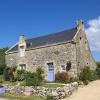 BELLE MAISON BRETONNE TYPIQUE PRES DE LA PLAGE