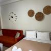 Central House Karistos
