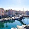 Lumineux spacieux sur le port Frejus avec parking