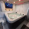 Spa Jacuzzi Moon White