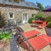 Cozy Home In Plrin With Kitchen