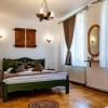 Casa Cu Usi - House of Doors