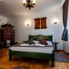 Casa Cu Usi - House of Doors