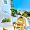 Anita Rooms & Suites Milos