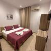 Deni's Hotel