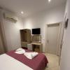Deni's Hotel