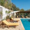 Archondia House - Holiday Apartments With Pool