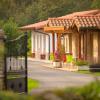 Piscina climatizada y cubierta 365 dias en Casa Rural con Encanto El Puentuco una de las casas mas valoradas de Cantabria