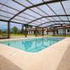 Piscina climatizada y cubierta 365 dias en Casa Rural con Encanto El Puentuco una de las casas mas valoradas de Cantabria