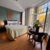Décor Canal House
