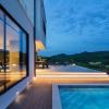 Villa Carbon Residence