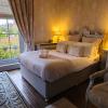 Beautifully decorated, elegant apartment near town - Pass the Keys