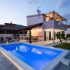 Villa Fides with private pool, garden and sea view