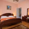 Apartment and Rooms Toka