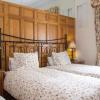 Hostal Adria Santa Ana