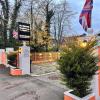 All Seasons Gatwick Guest House & Parking