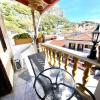Costas Inn