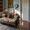 Vintage Balcony Guesthouse & Suites