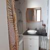 Les Belles Terrasses Dieppe ,3 appartements , LE VEGETAL de 1 à 8 personnes , LE TROPICAL de 1 à 6 personnes , LE FLORAL avec TERRASSE de 1 à 3 personnes , quartier calme au stationnement gratuit à coté de l'avenue verte