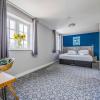 rooms@73