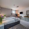 rooms@73