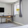 rooms@73