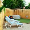 cozy House with Secret Garden & Spa private
