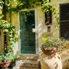 Hydria Guest House Art Gallery Dimora d artista con terrazza e vasca idromassaggio nel cuore del borgo antico Artists Home with terrace and jacuzzi in the heart of the old town