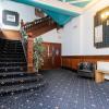 Carlton Hotel