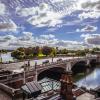 Hampton Court Rd, Molesey, East Molesey, KT8 9BN, England.