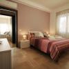 Eur Bright Spacious Terraced Apartment with private parking only for Small Cars