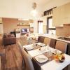 Eur Bright Spacious Terraced Apartment with private parking only for Small Cars