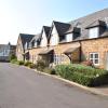 Alexandra Court One Bedroom Central Windsor Flats with Parking