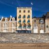 Ambassadeurs Logis Hotel